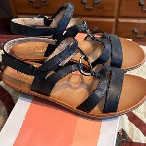 SOUL Naturalizer Black Strappy Ring-Detail Sandals